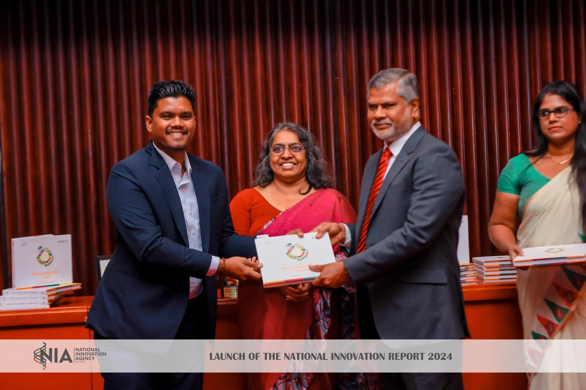 Sugeevan Receiving National Innovation Report